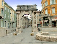 Pola - arco di Sergi