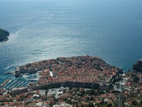 Dubrovnik il centro storico circondato da mura