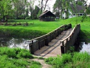 ponticelli e palafitte nel Parco Naturale Kopacki Rit