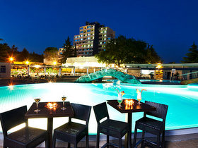 piscina hotel Diamant Parenzo