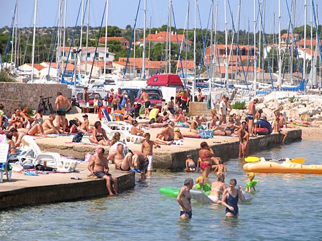 Tisno spiaggia ovunque