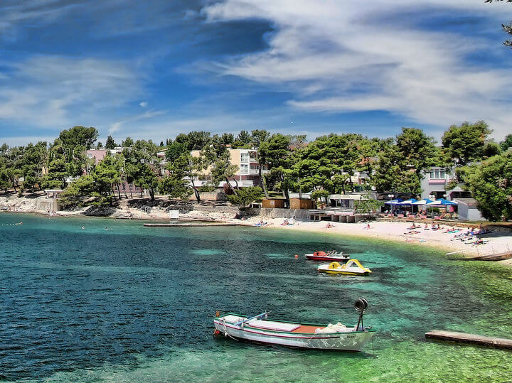 spiaggia di Banjole nella baia Centinera