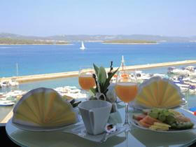 colazione vista mare Biograd