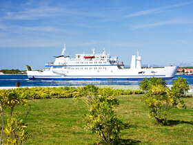 traghetto in partenza da Zadar