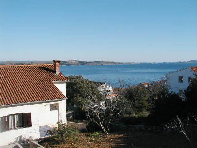 vista da casa (a sinistra)