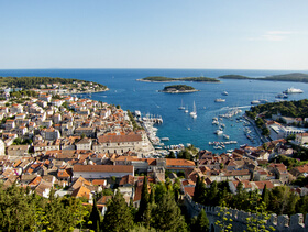 Hvar panoramica sul porto e sulla baia