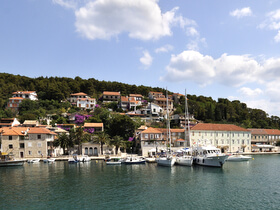 Jelsa isola Hvar