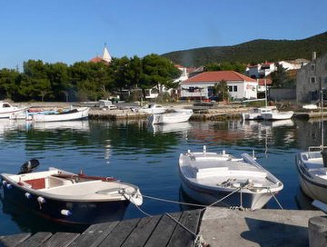 il porto di Ist vicino a Zapuntel