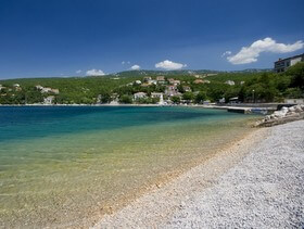 spiaggia cittadina di ciottolini