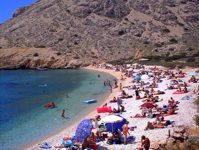 Stara Baska la spiaggia