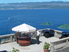 terrazza del ristorante Nada a Vrbnik