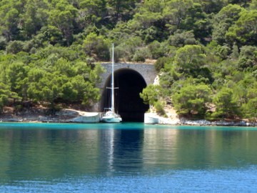 isola Lastovo: i tunnel militari
