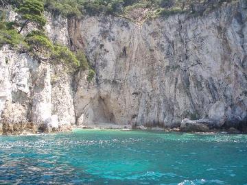 isola Lastovo: scogli a picco sul mare