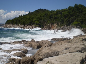 scoglie e onde di Lokrum