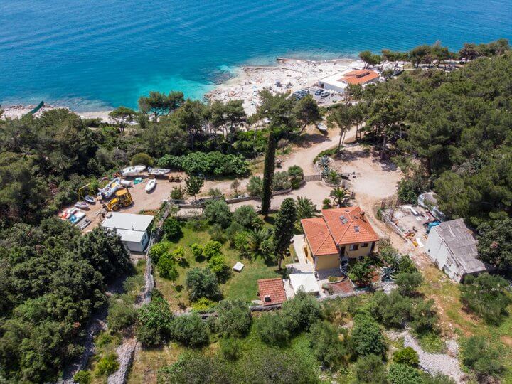 Posizione della Villa Roberto a 80m dal mare