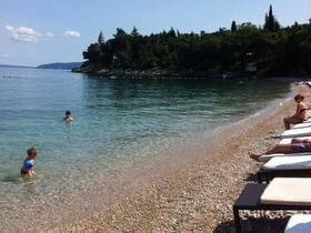 spiaggia per famiglie a Medveja