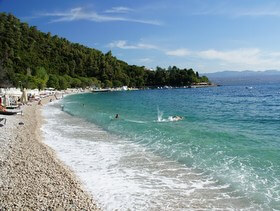 spiaggia di ciottoli a Medveja