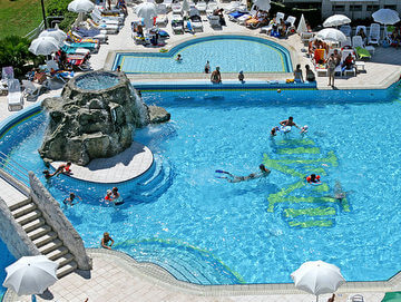 le piscine dell'Hotel Maestral d Novigrad in Istria