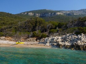 spiaggia verso il monte Osorscica