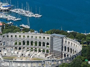 Arena o Anfiteatro di Pola