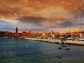 Rab il porto al tramonto