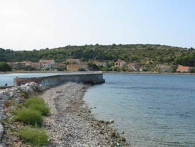 spiaggia vicino al molo