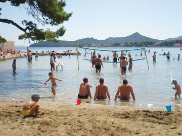 spiaggia di sabbia a Preko