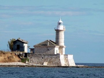 Faro di Unije