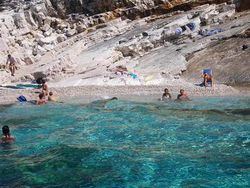 le spiaggia sull'isola Proizd