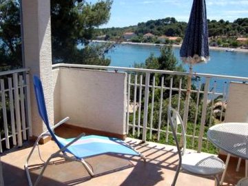 Vista sul mare e la baia Cuna a Verunic
